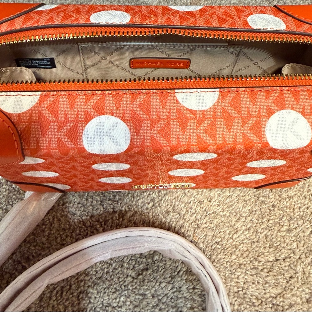 Jeanie Small Polka Dot Signature Logo Trunk Crossbody Bag - Picture 4 of 4